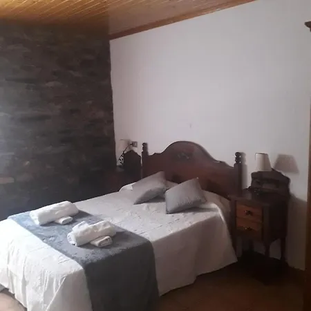 Casa Quiroga Bed & Breakfast Lamas do Biduedo