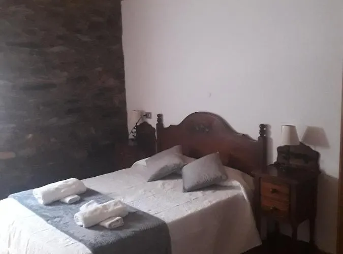 Casa Quiroga Bed & Breakfast Lamas do Biduedo